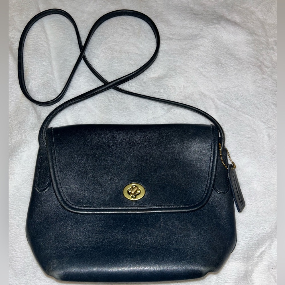 Women’s Vintage Coach Quincy 9919 Navy Leather Crossbody Bag